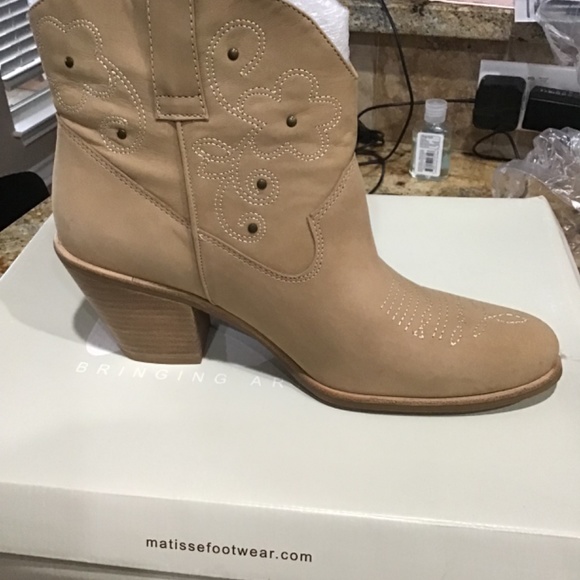 Matisse tan leather western style bootie brand new Size 10 - Picture 2 of 5